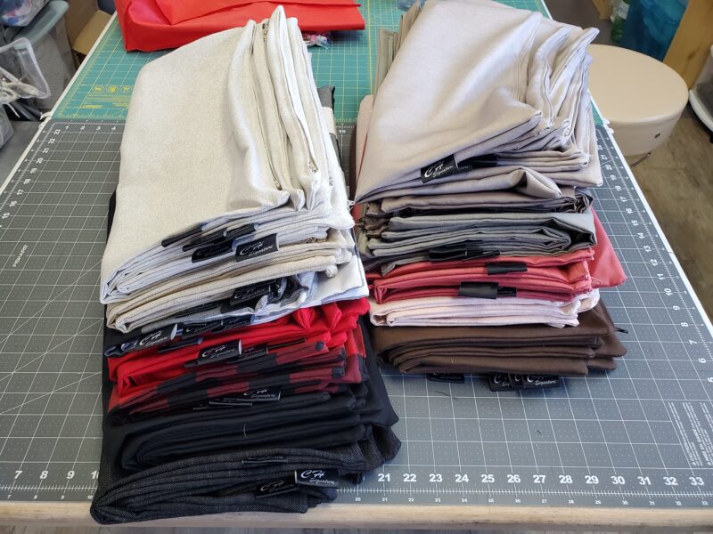 Service de couturière à Vaudreuil-Dorion : Confection de coussins pour une entreprise