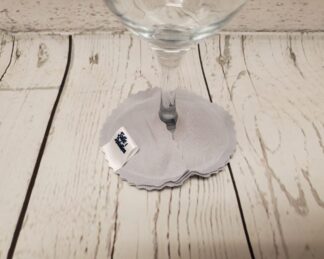 Pantoufle sous-verre identifiant la coupe de vin Taille & Retailles en tissu Gris pâle