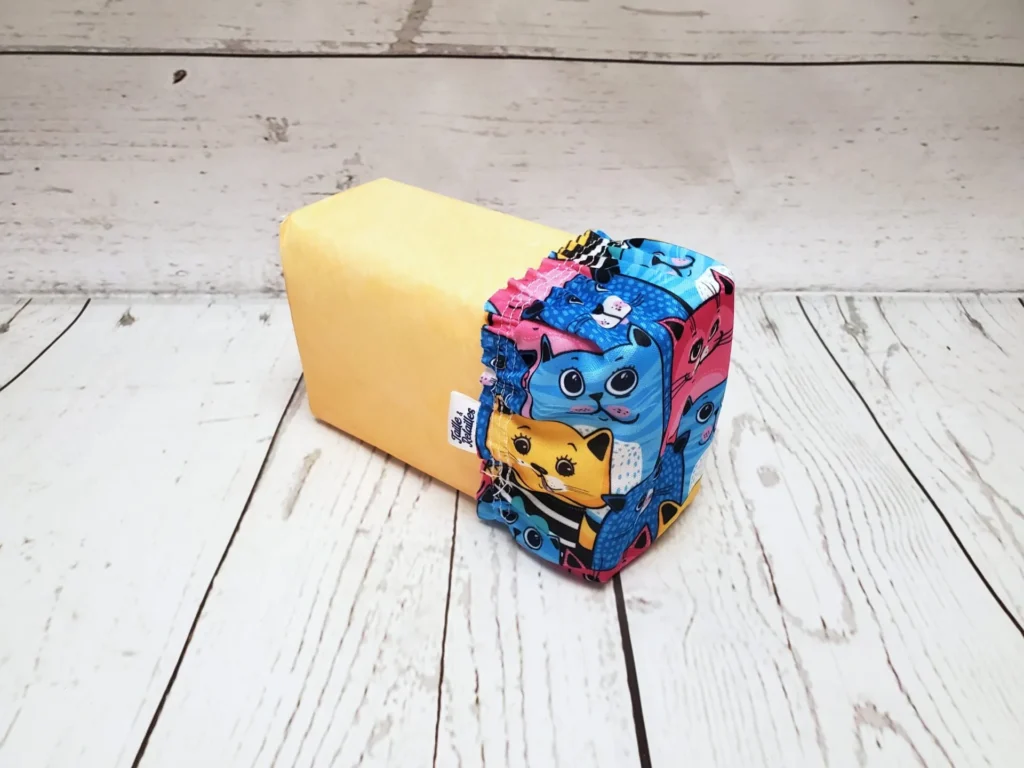 Couvre-fromage XL Taille & Retailles en tissu Chats colorés