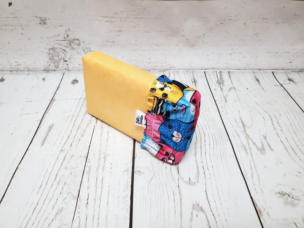 Couvre-fromage régulier Taille & Retailles en tissu Chats colorés