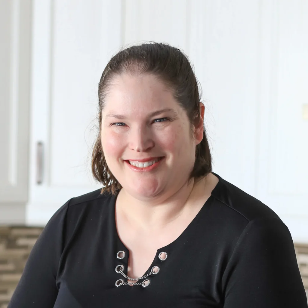 Julianne Courtois, couturière propriétaire, Taille & Retailles