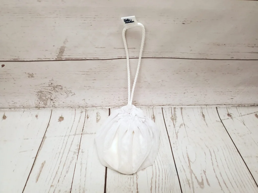 Baluchon porte-savon suspendu Taille & Retailles en tissu Blanc