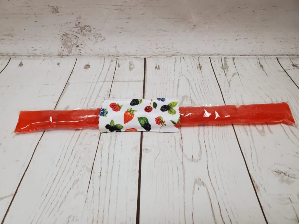 Couvre bâton glacé Taille & Retailles en tissu Petits Fruits