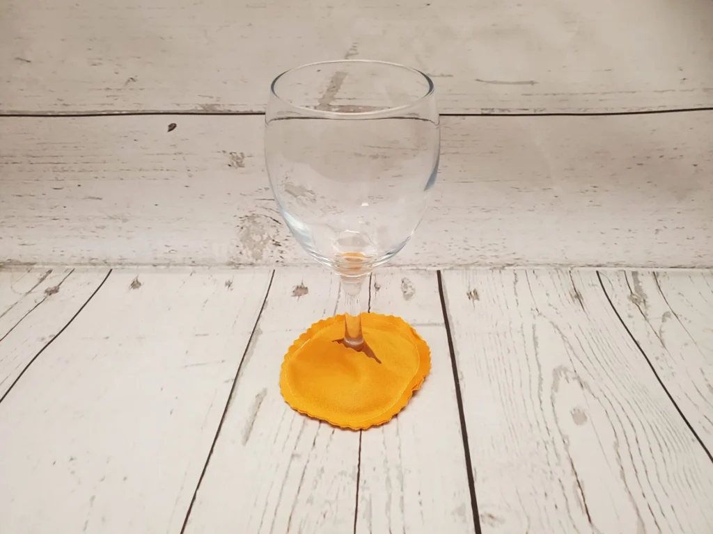 Pantoufle sous-verre de vin Taille & Retailles en tissu Jaune soleil