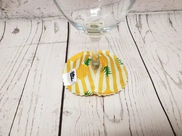 Pantoufle sous-verre identifiant la coupe de vin Taille & Retailles en tissu Ananas et rayures