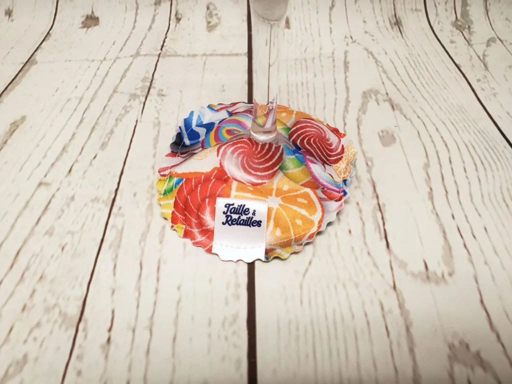 Pantoufles sous-verre identifiant la coupe de vin Taille & Retailles en tissu Bonbons - zoom