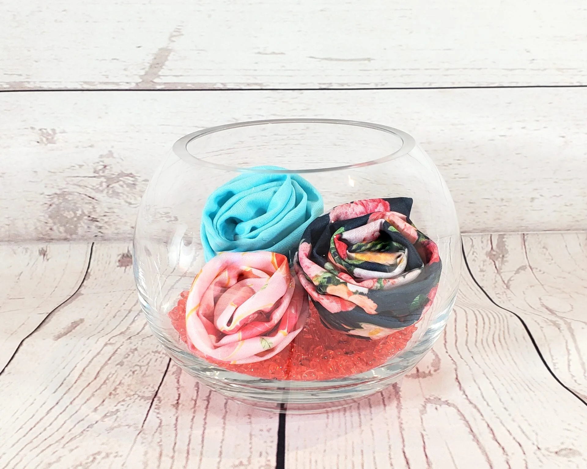 Roses éternelles Taille & Retailles - présente ton trio de couvre-bols réutilisables en forme de roses. Un cadeau pratique et durable, avec une touche de magie.