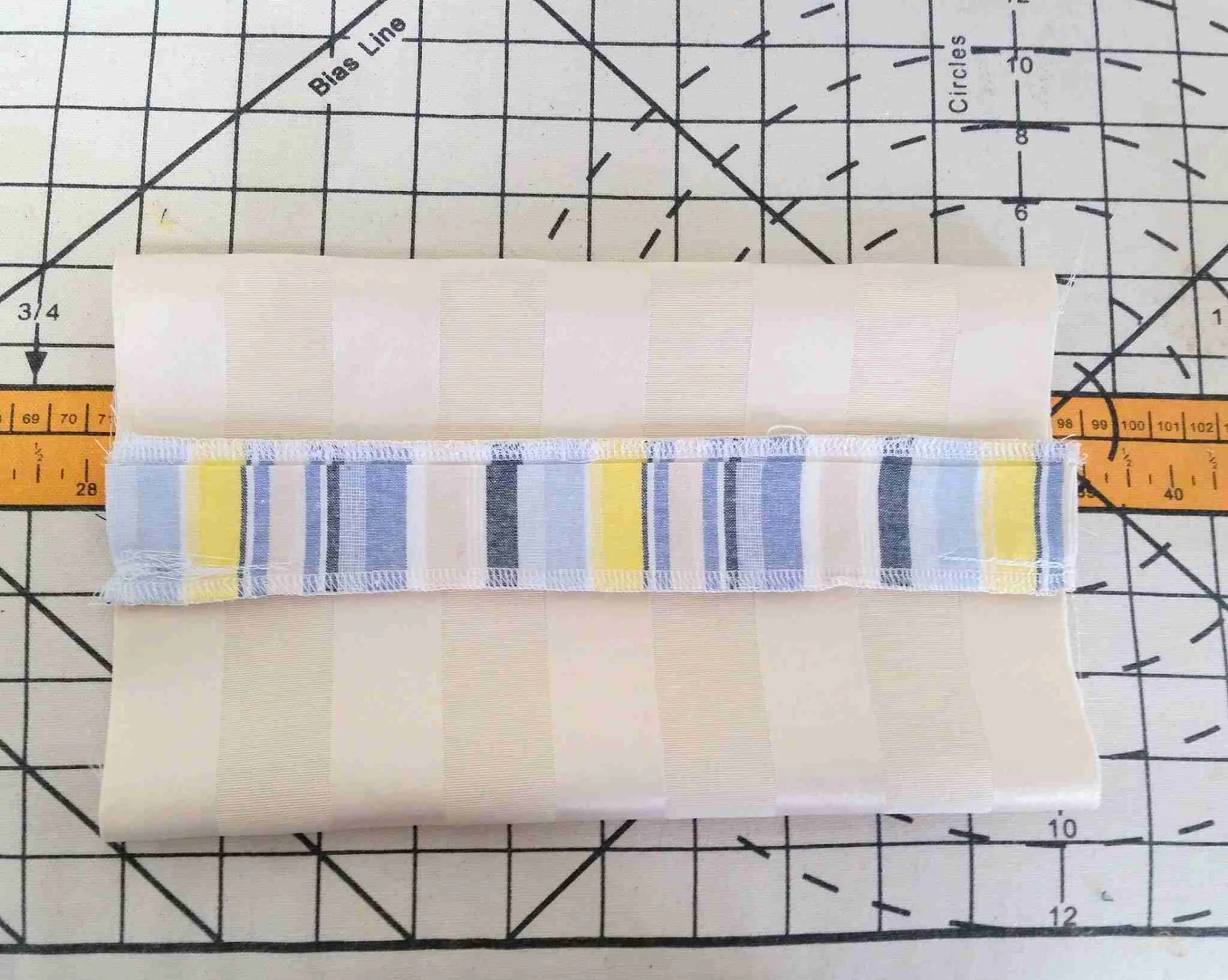 Tutoriel DIY zéro déchet : faire ses boîtes à mouchoirs. Montage étape 6