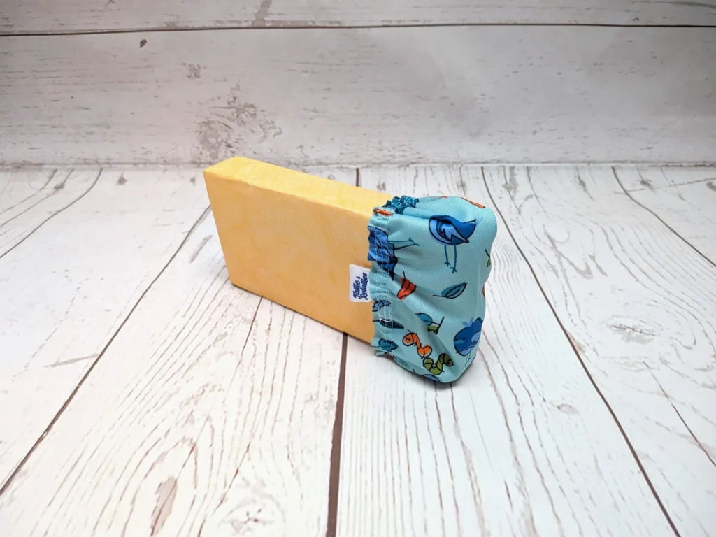 Couvre-fromage régulier Taille & Retailles en tissu Festin d'oiseaux