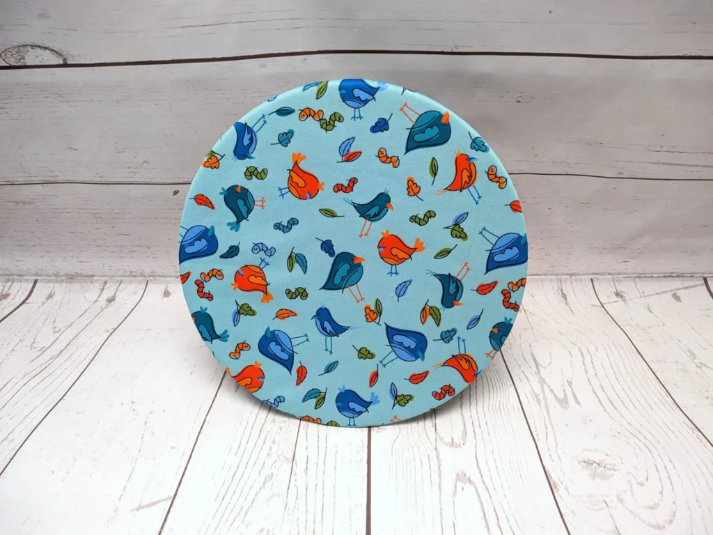 Grand couvre-bol Taille & Retailles en tissu Festin d'oiseaux