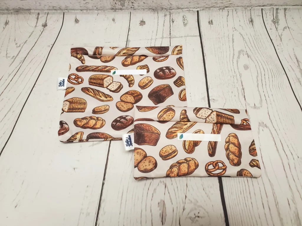 Un ensemble de sacs collation et sandwich à offrir à un enseignant ou éducateur.