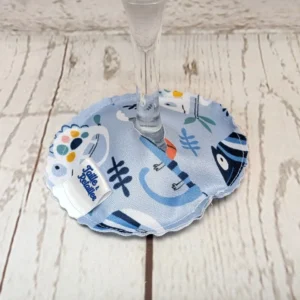 Pantoufle sous-verre identifiant la coupe de vin Taille & Retailles en tissu Caméléons- zoom